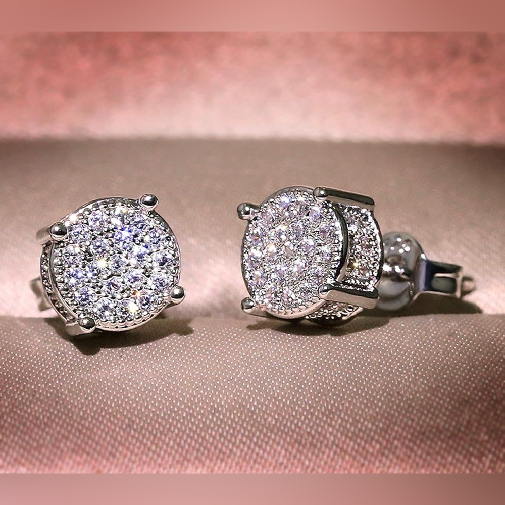 Elegant 18k White Gold Silver Stud Earrings